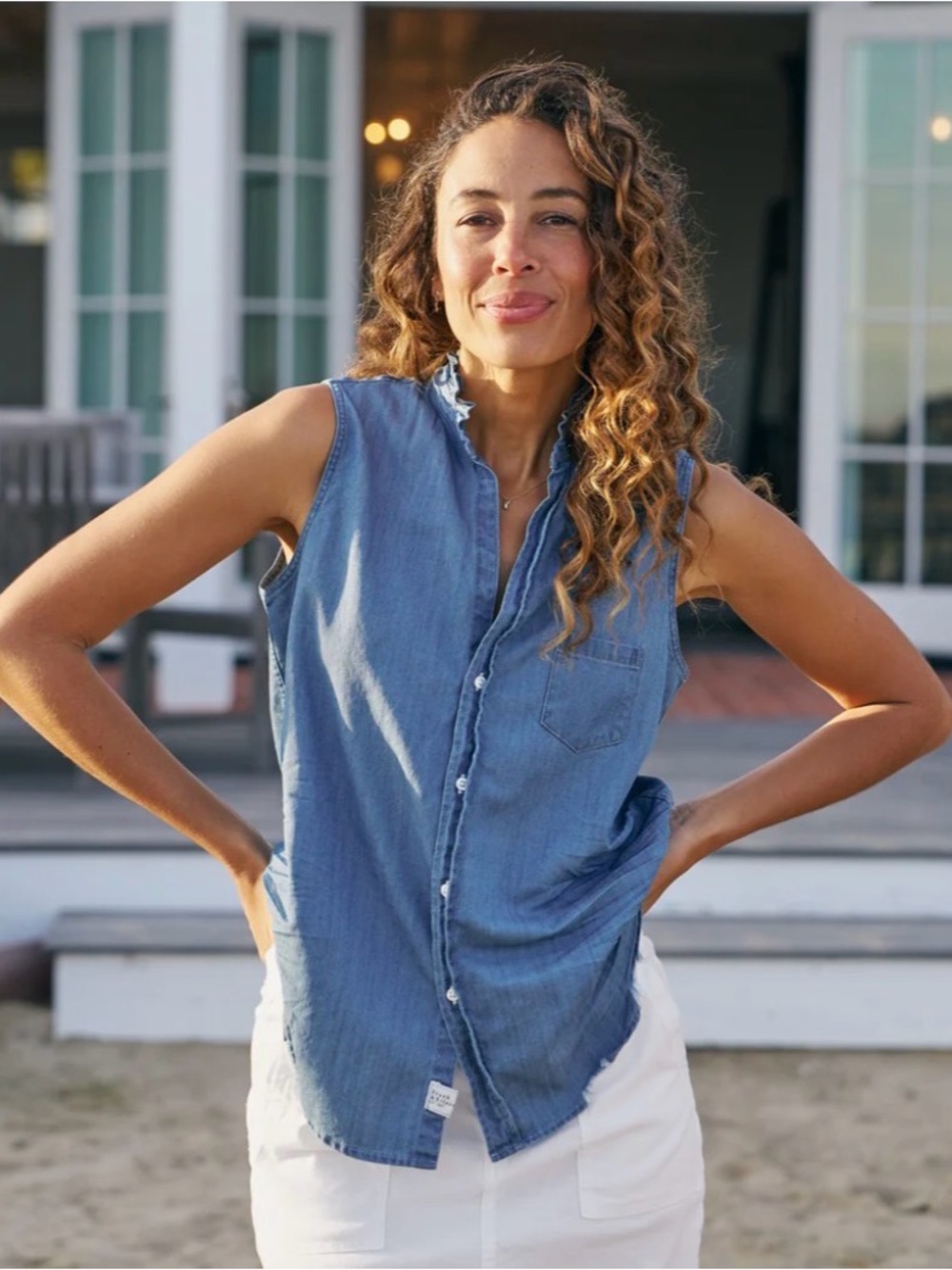 Frank & Eileen Fiona 100% Cotton Denim
Ruffle Collar Sleeveless Button-Up Size M